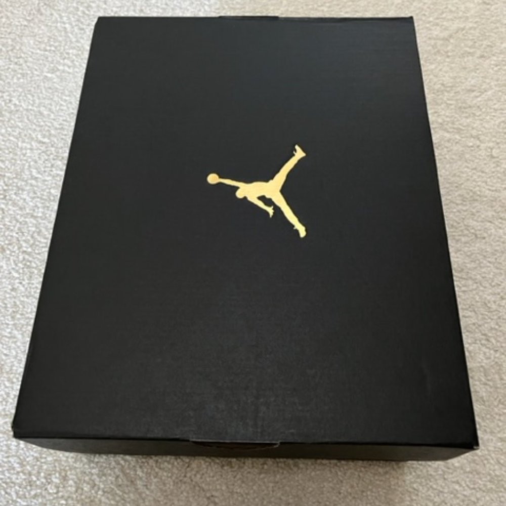 BRAND NEW Nike Air Jordan 1 mid - peach/orange - Picture 4 of 9